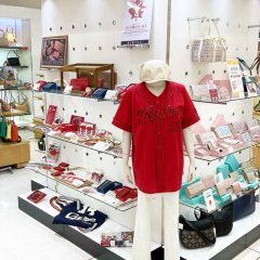 天満屋福山店にてカープグッズ限定販売中です