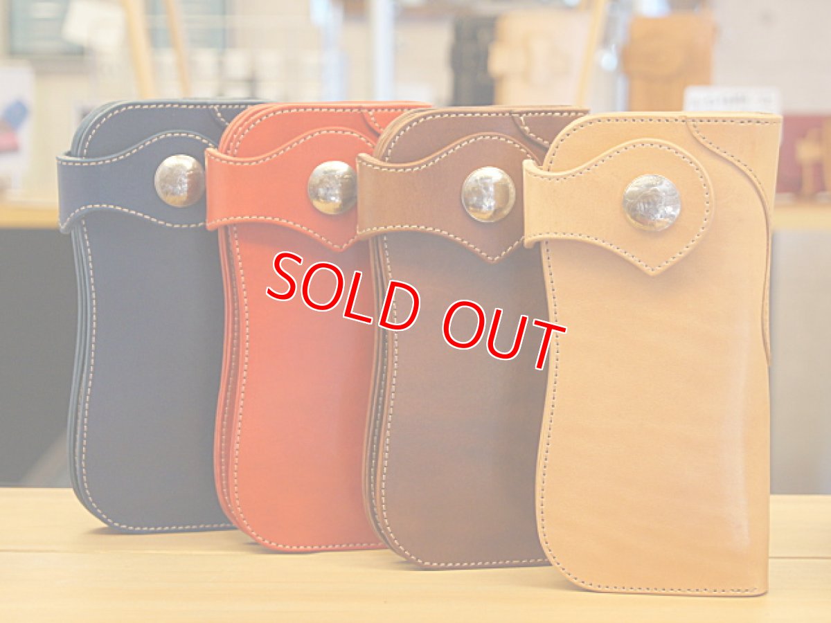 画像3: Rタイプの存在感あるバイカーウォレット！コンチョ付本革ロングウォレット (3)