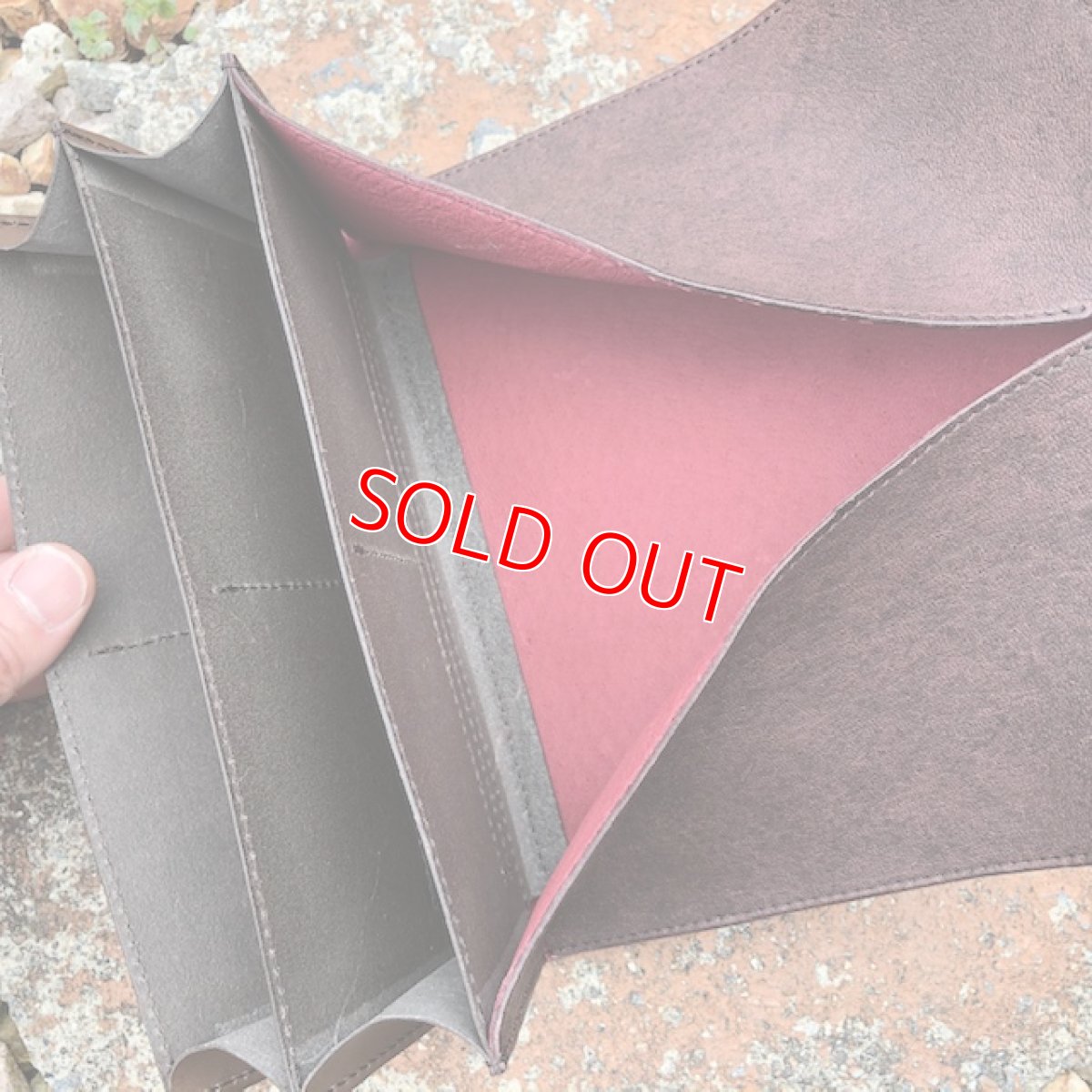 画像8: 【広島ジビエレザー】柔らかい鹿革★大容量ギャルソンタイプ長財布！小銭が取り出しやすい！ (8)