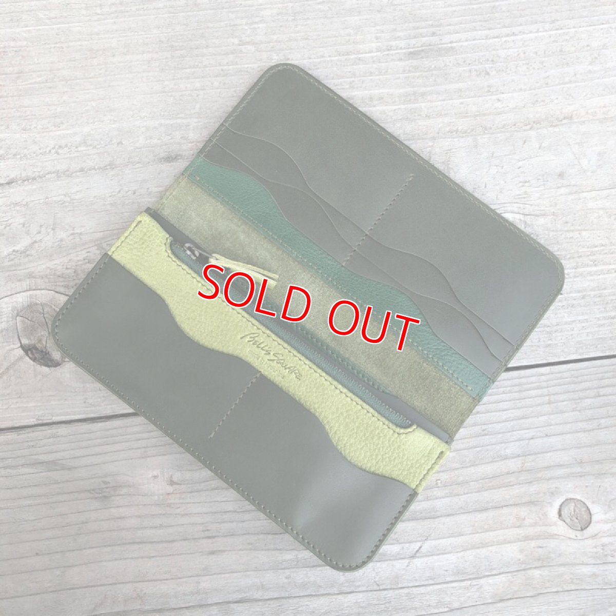 画像2: 【広島ジビエレザー】ふわふわさらさら気持ち良いさわり心地?鹿革＆牛革スタンダード長財布　限定1点　ピスタチオ (2)