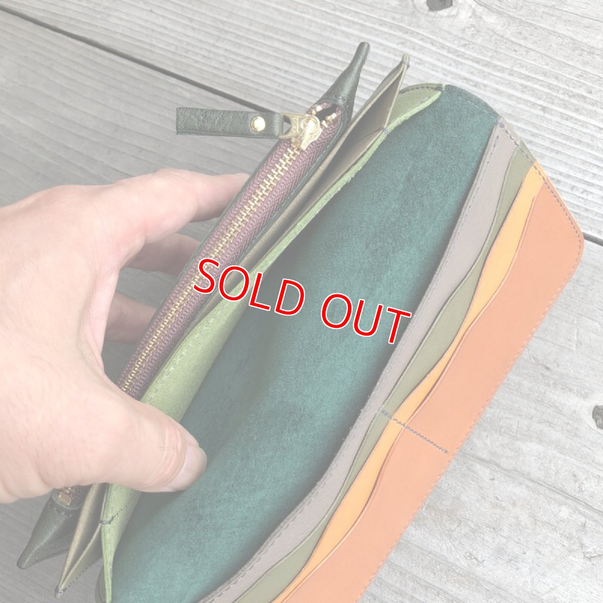 画像5: 【広島ジビエレザー】ふわふわしっとりなさわり心地?鹿革＆牛革スタンダード長財布　限定1点　ダークグリーン (5)