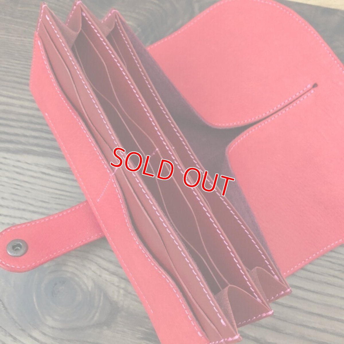 画像4: 【広島ジビエレザー】持つ人を幸せに♪柔らかい鹿革財布★ギャルソンタイプ長財布！ (4)