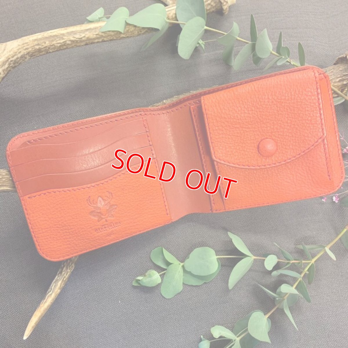 画像2: 【広島ジビエレザー】柔らかい鹿革★シンプル＆スタンダードな二つ折り財布！ (2)