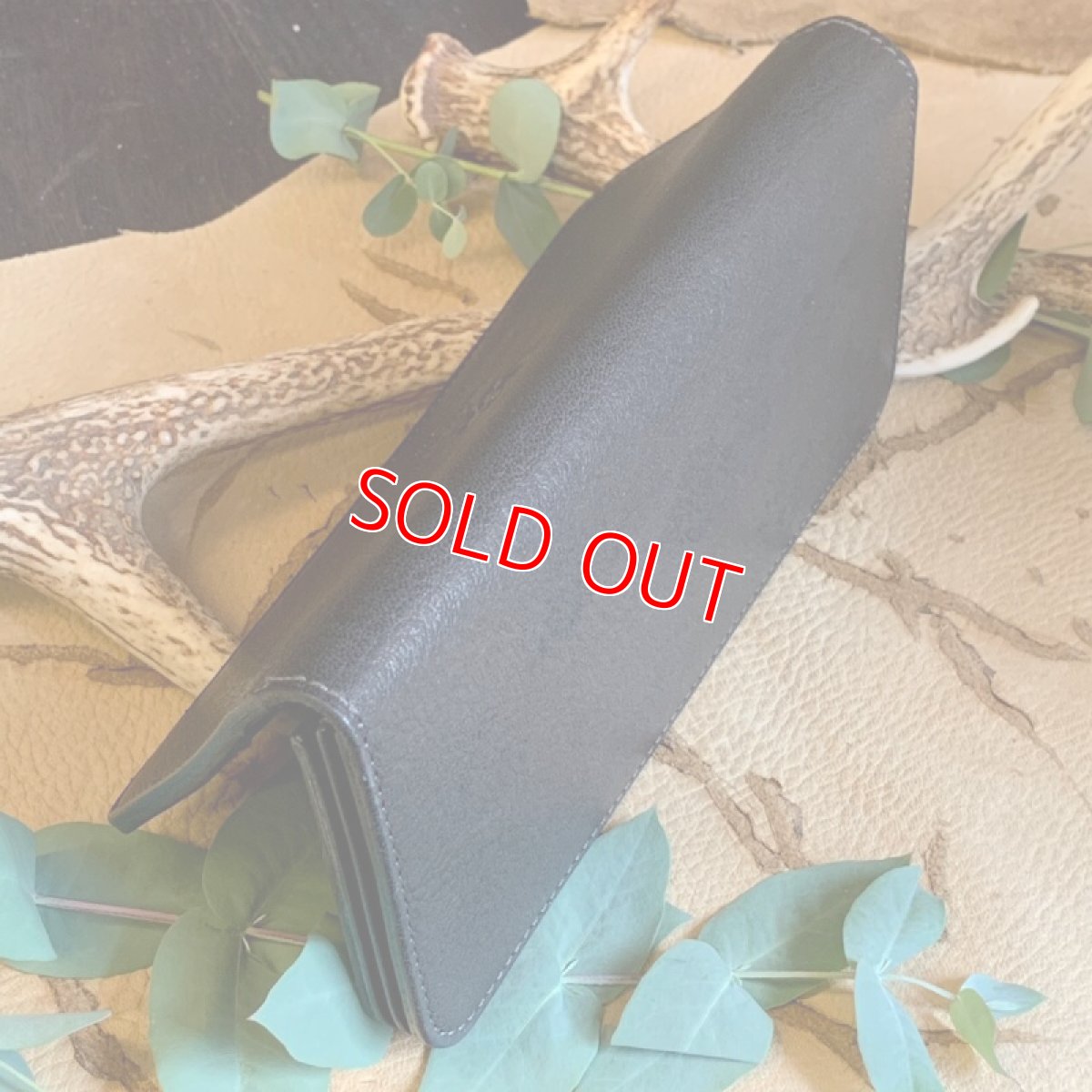 画像4: 【広島ジビエレザー】鹿革＆牛革スタンダード長財布　限定1点　ブラック&ネイビー (4)