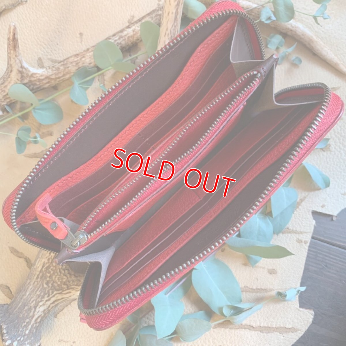 画像2: 【広島ジビエレザー】鹿革&牛革ラウンドファスナー長財布 限定1点071 レッド (2)