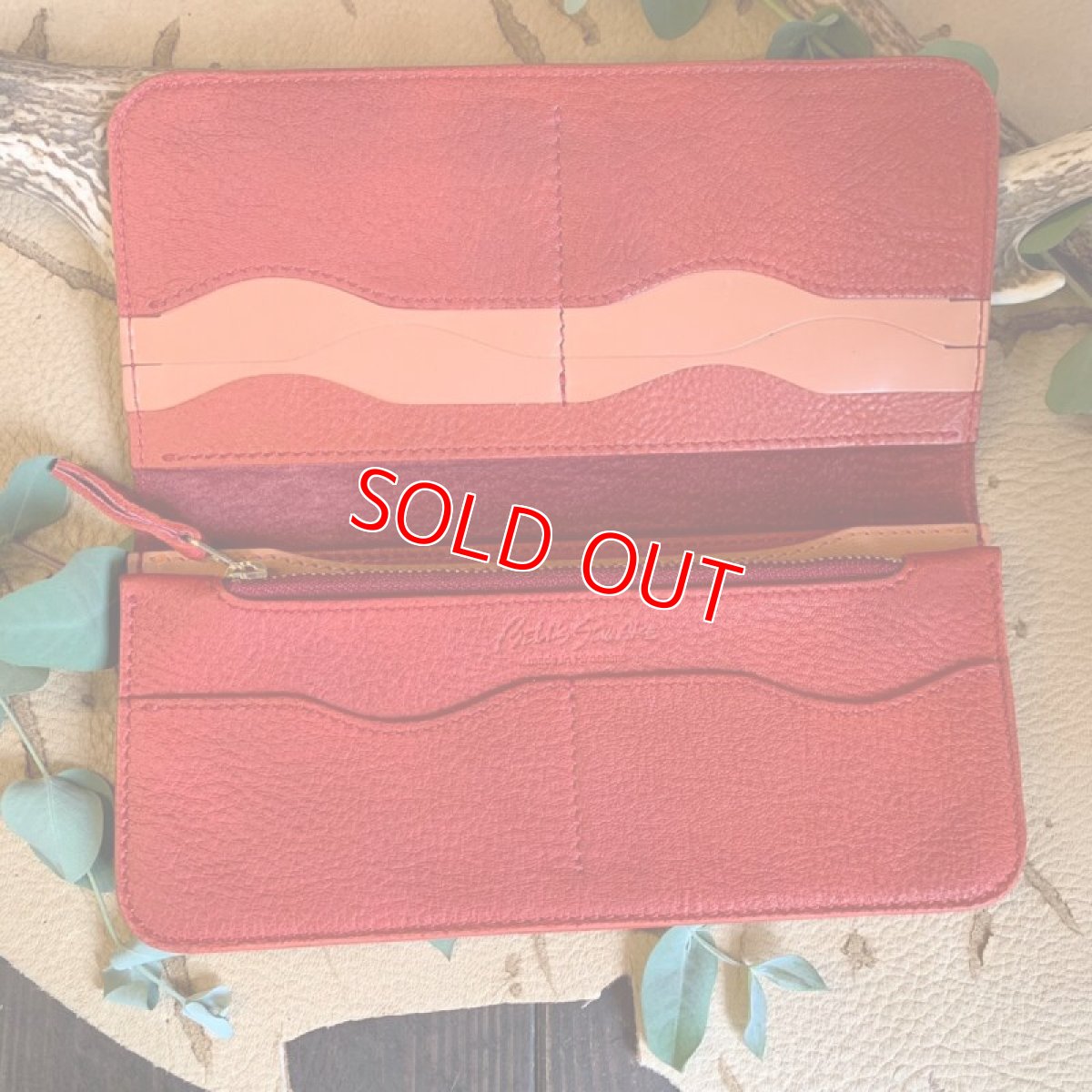 画像2: 【広島ジビエレザー】鹿革＆牛革プレミアム長財布　限定1点　レッドカラー (2)