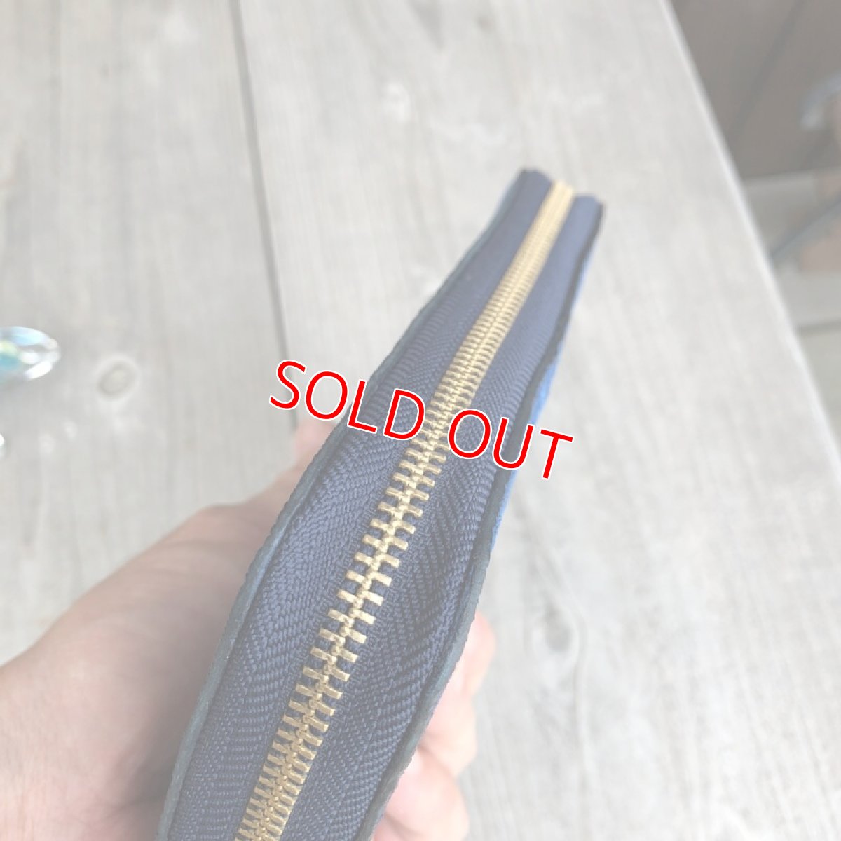 画像5: ☆訳あり限定販売☆象革＆牛革ラウンドファスナー長財布　　写真の1点をお届けします (5)