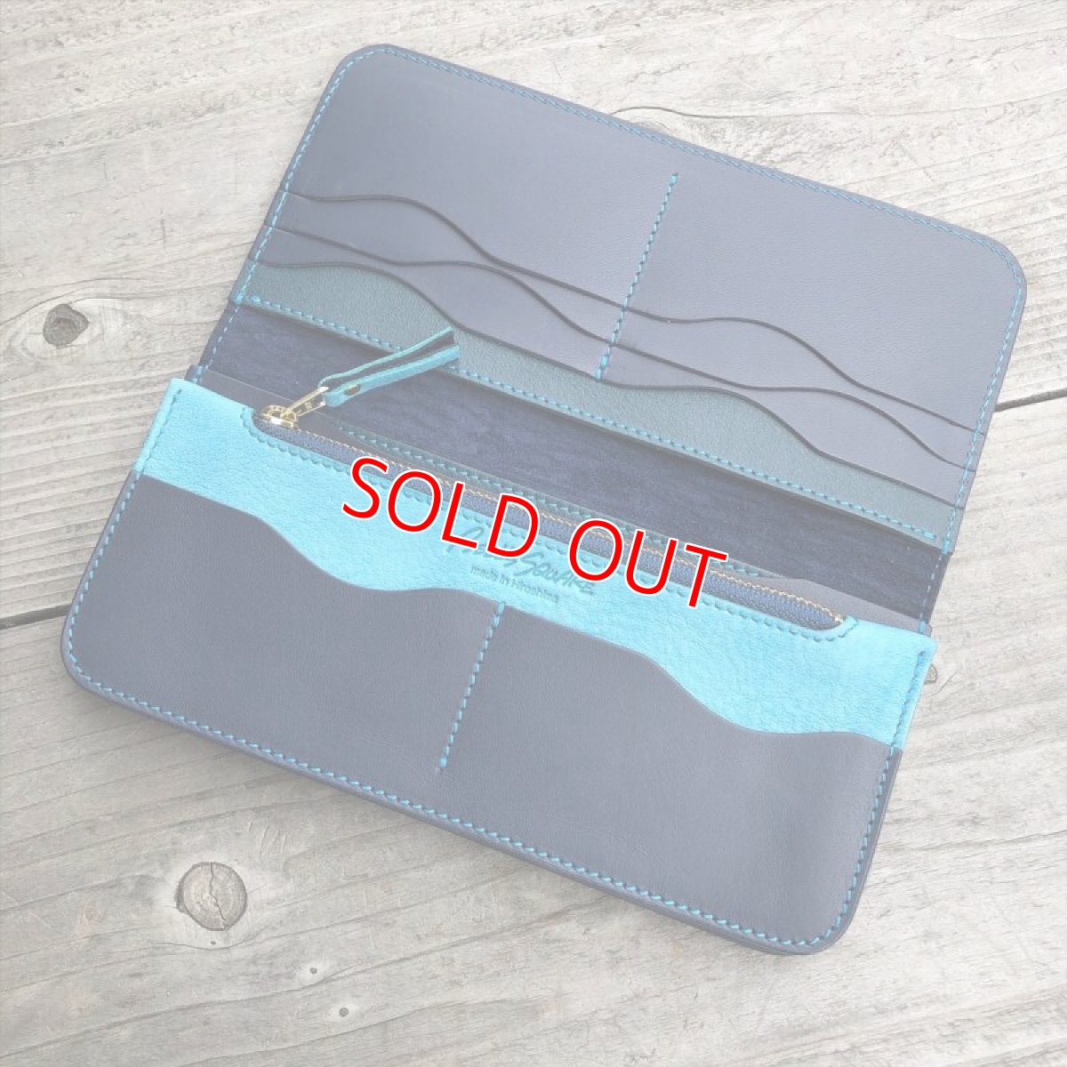 画像2: 【広島ジビエレザー】鹿革＆牛革スタンダード長財布　限定1点　スカイブルー (2)