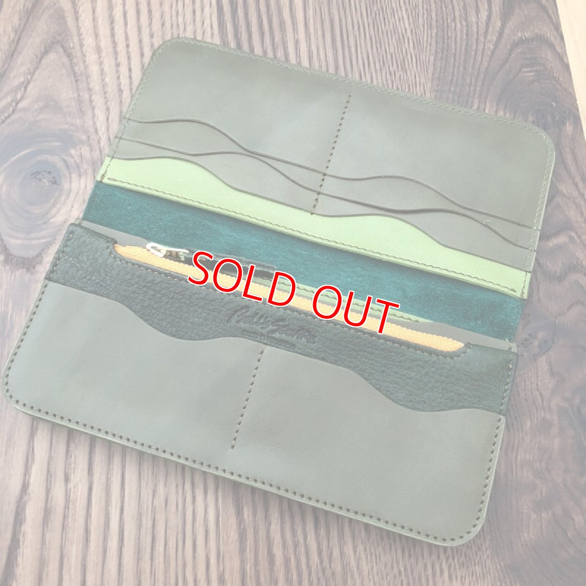 画像2: 【広島ジビエレザー】鹿革＆牛革スタンダード長財布　限定1点　ダークグリーン (2)