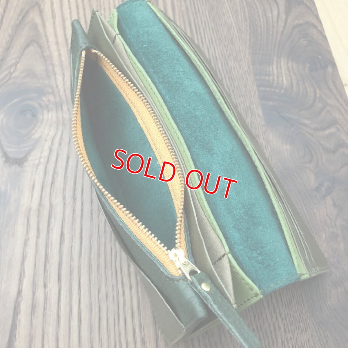 画像4: 【広島ジビエレザー】鹿革＆牛革スタンダード長財布　限定1点　ダークグリーン (4)