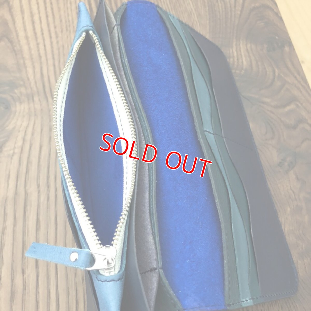 画像6: 【広島ジビエレザー】ずっと触っていたくなる?鹿革＆牛革スタンダード長財布　限定1点　スカイブルー (6)