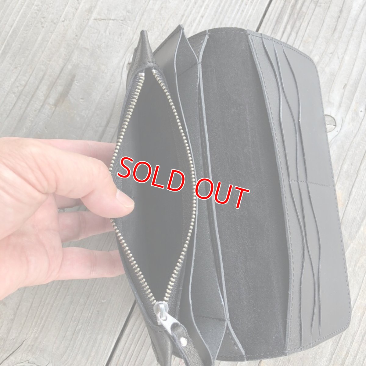 画像8: 【広島ジビエレザー】ふわふわさらさら気持ち良いさわり心地?鹿革＆牛革スタンダード長財布　限定1点　ブラック (8)