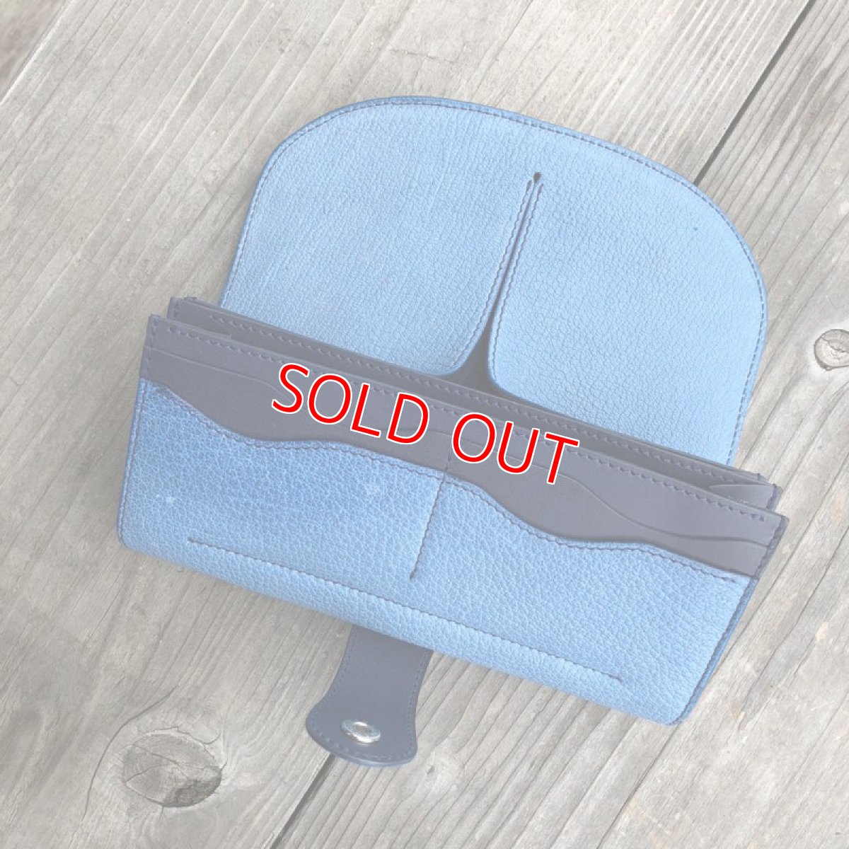 画像2: 【広島ジビエレザー】感動の手触り♪ふわふわ柔らかい鹿革財布★ギャルソンタイプ長財布！ (2)