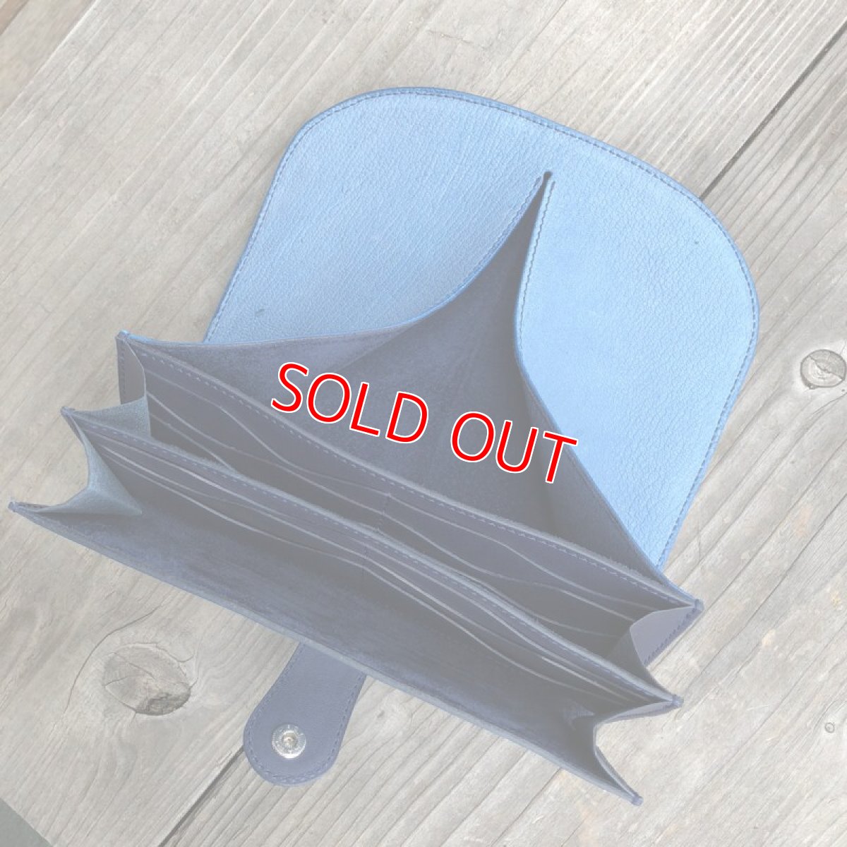 画像3: 【広島ジビエレザー】感動の手触り♪ふわふわ柔らかい鹿革財布★ギャルソンタイプ長財布！ (3)