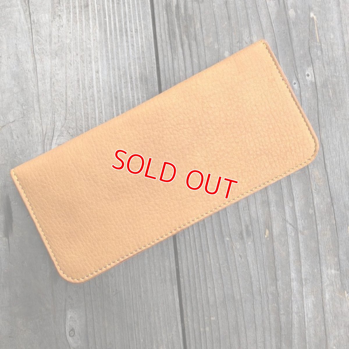 画像4: 鹿革＆牛革スタンダード長財布★シボがワイルド！気持ち良いさわり心地?限定1点　キャメル　【広島ジビエレザー】 (4)