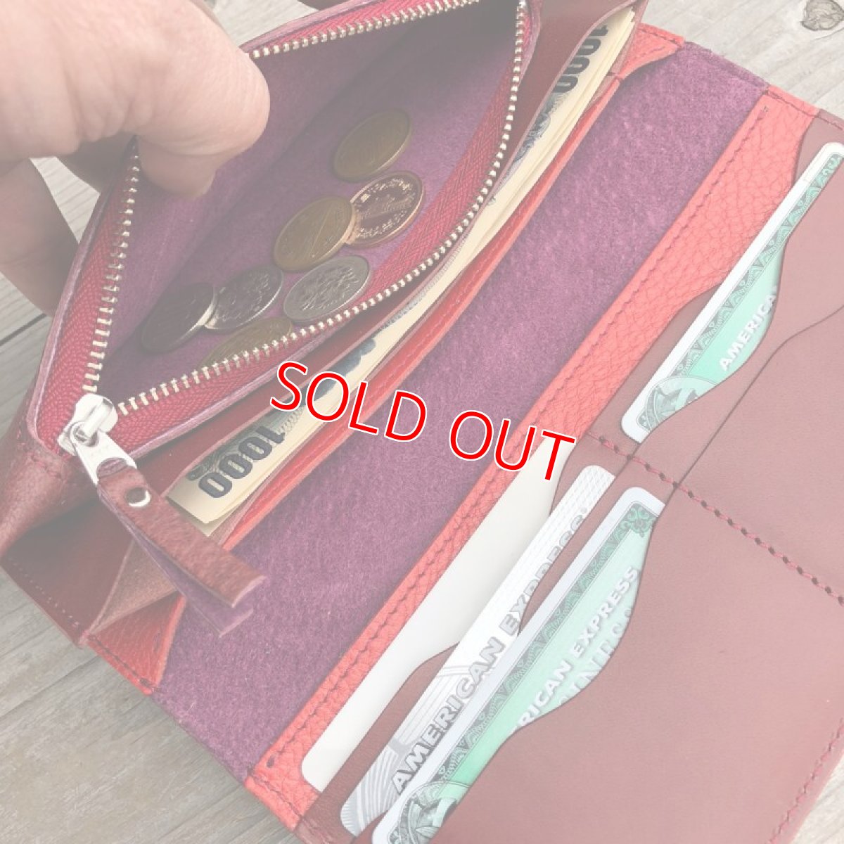 画像8: 【広島ジビエレザー】しっとり柔らかな気持ち良いさわり心地?鹿革＆牛革スタンダード長財布　限定1点　ワインレッド (8)