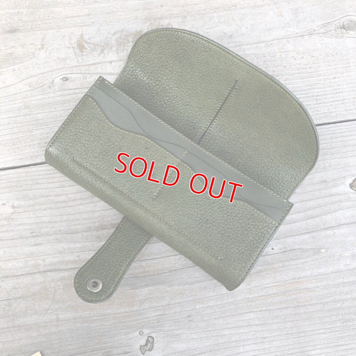 画像2: 【広島ジビエレザー】手にした瞬間感動する♪柔らかい鹿革財布★ギャルソンタイプ長財布！ (2)