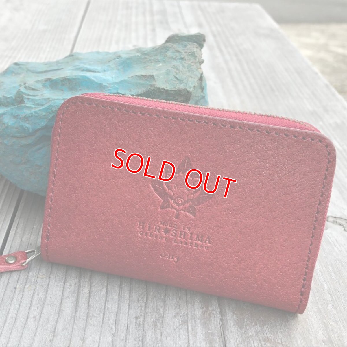 カープレッドのお財布