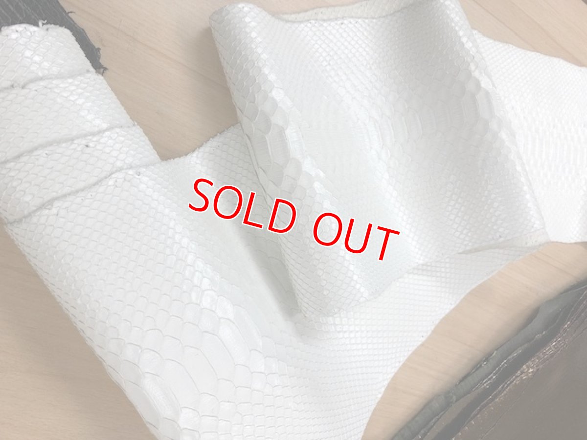 画像2: Ｂ様専用オーダーページ　白ヘビ革長財布 (2)