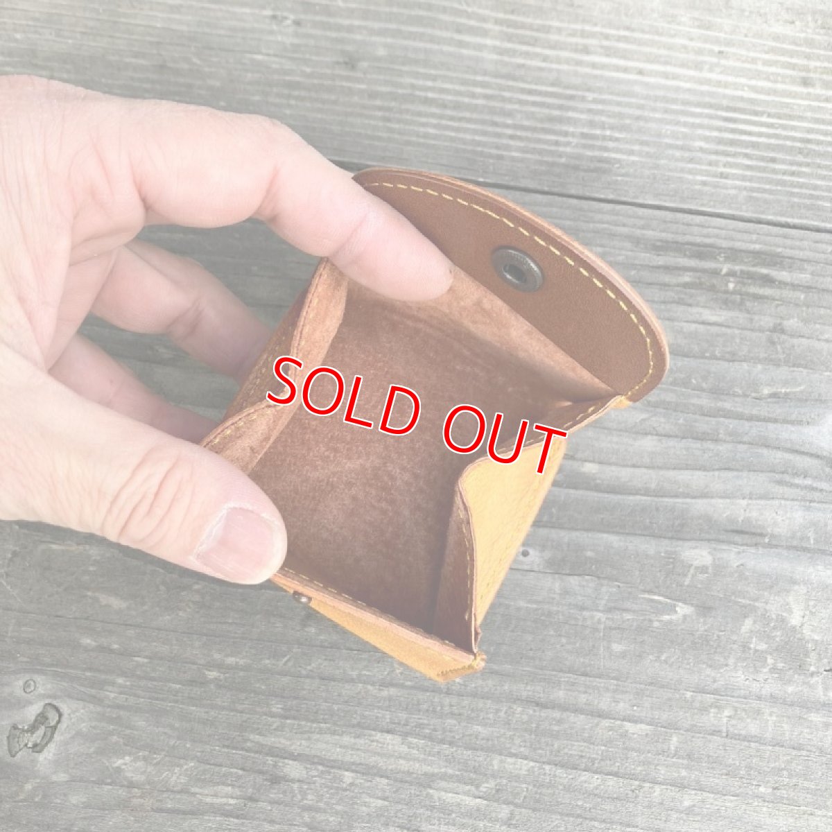 画像4: 【アウトレット】鹿革ボックスコインケース（キャメル） (4)