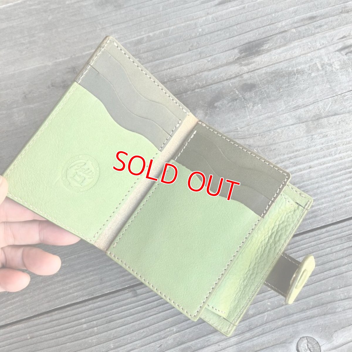 画像4: 【アウトレット】小さくてもしっかり収納！小さなバッグにぴったり！コンパクト二つ折り財布 (4)