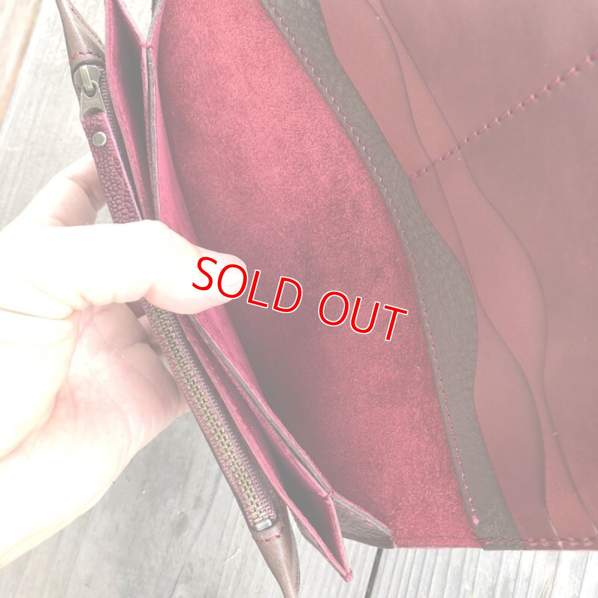 画像7: ☆限定販売☆大切なものを守ってくれるお財布！堅牢な象革＆牛革★長財布　ワインレッド (7)