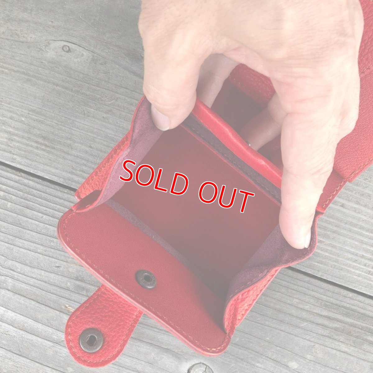 画像9: 【アウトレット】ジビエレザー鹿革！コンパクト二つ折り財布　レッドカラー限定1点 (9)