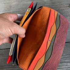 画像7: 【アウトレット】カラフルな長財布！贅沢にジビエレザーを使用　限定1点　カラフル (7)
