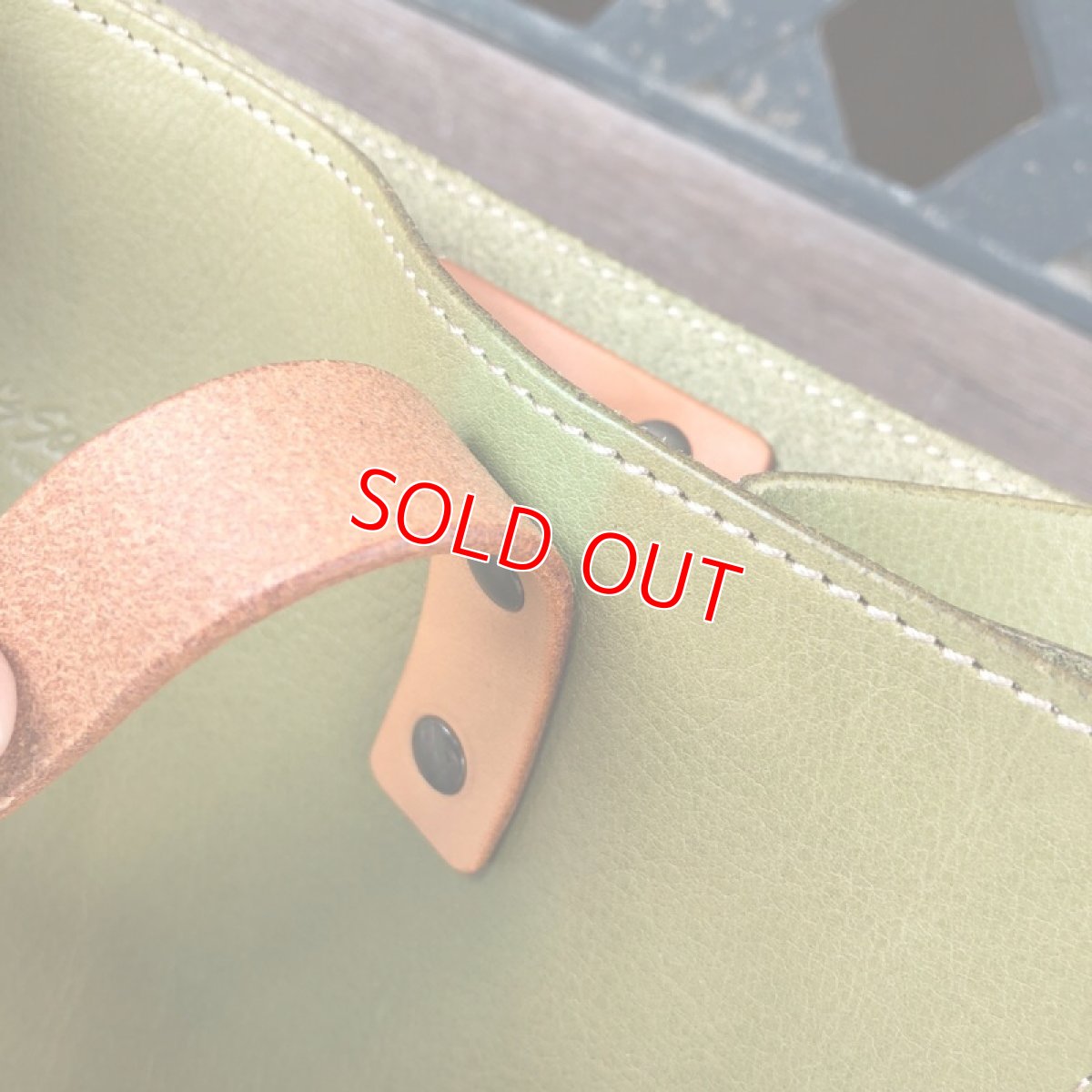 画像10: 【アウトレット】A5サイズがすっぽり入る　トートバッグ　シュリンクレザー牛革　限定1点　ピスタチオグリーン (10)