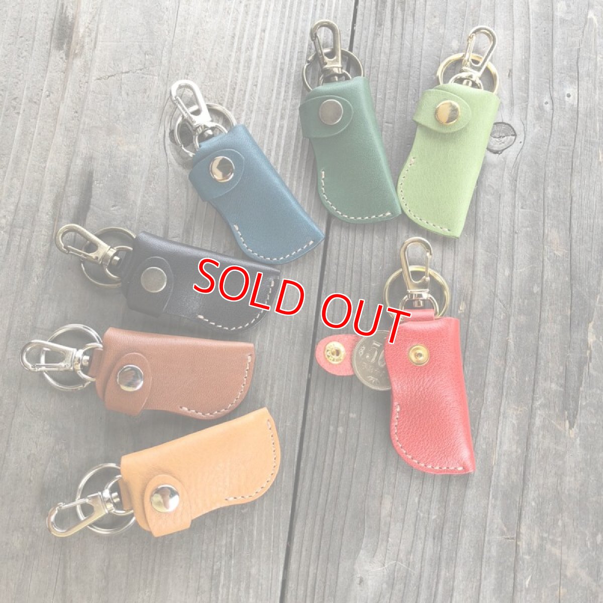 画像2: 【100円が5枚入るよ】シュリンクレザーミニウォレット型キーホルダーコインケース (2)
