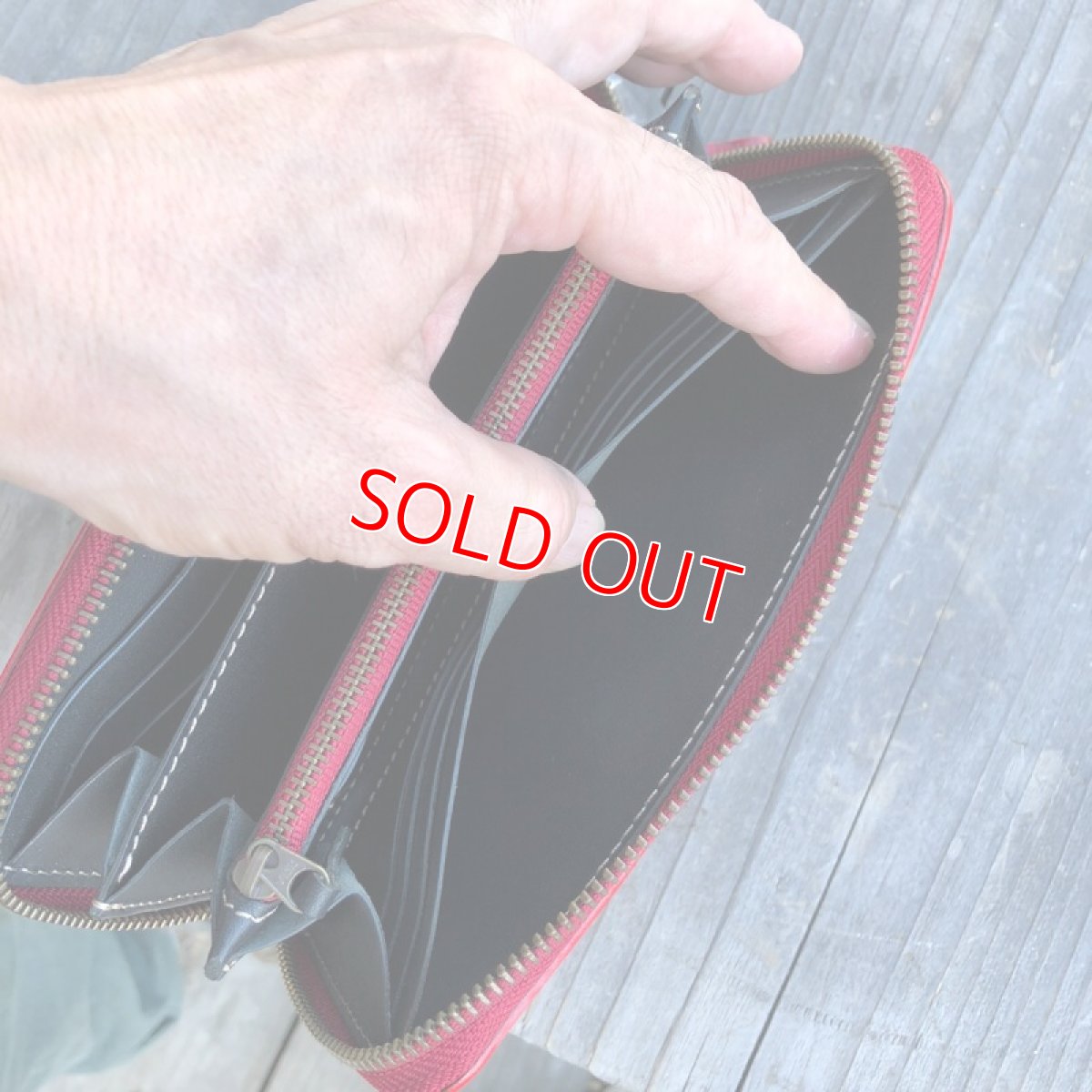 画像5: 【アウトレット】通帳も入るラウンドファスナー長財布★ローズ型押しレッド (5)