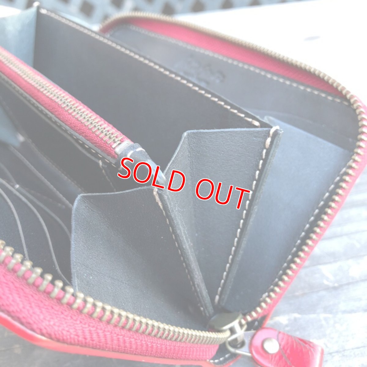 画像7: 【アウトレット】通帳も入るラウンドファスナー長財布★ローズ型押しレッド (7)