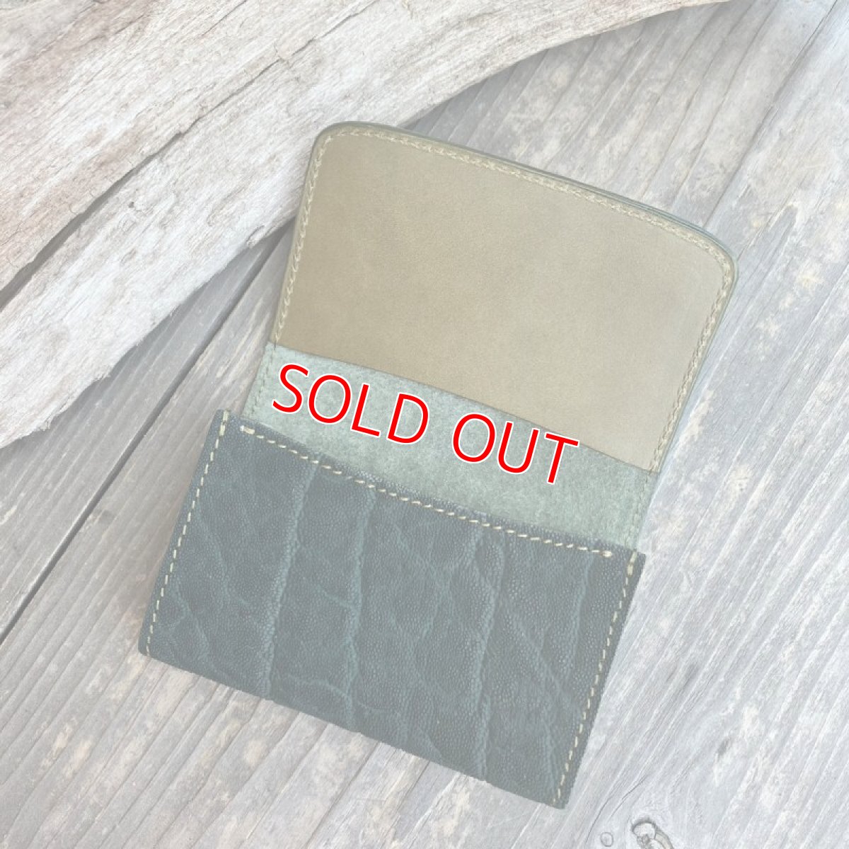 画像2: 【新色限定販売】どっしり構えた営業力！象革名刺入れ&カードケース★いただいた名刺を落とさない (2)