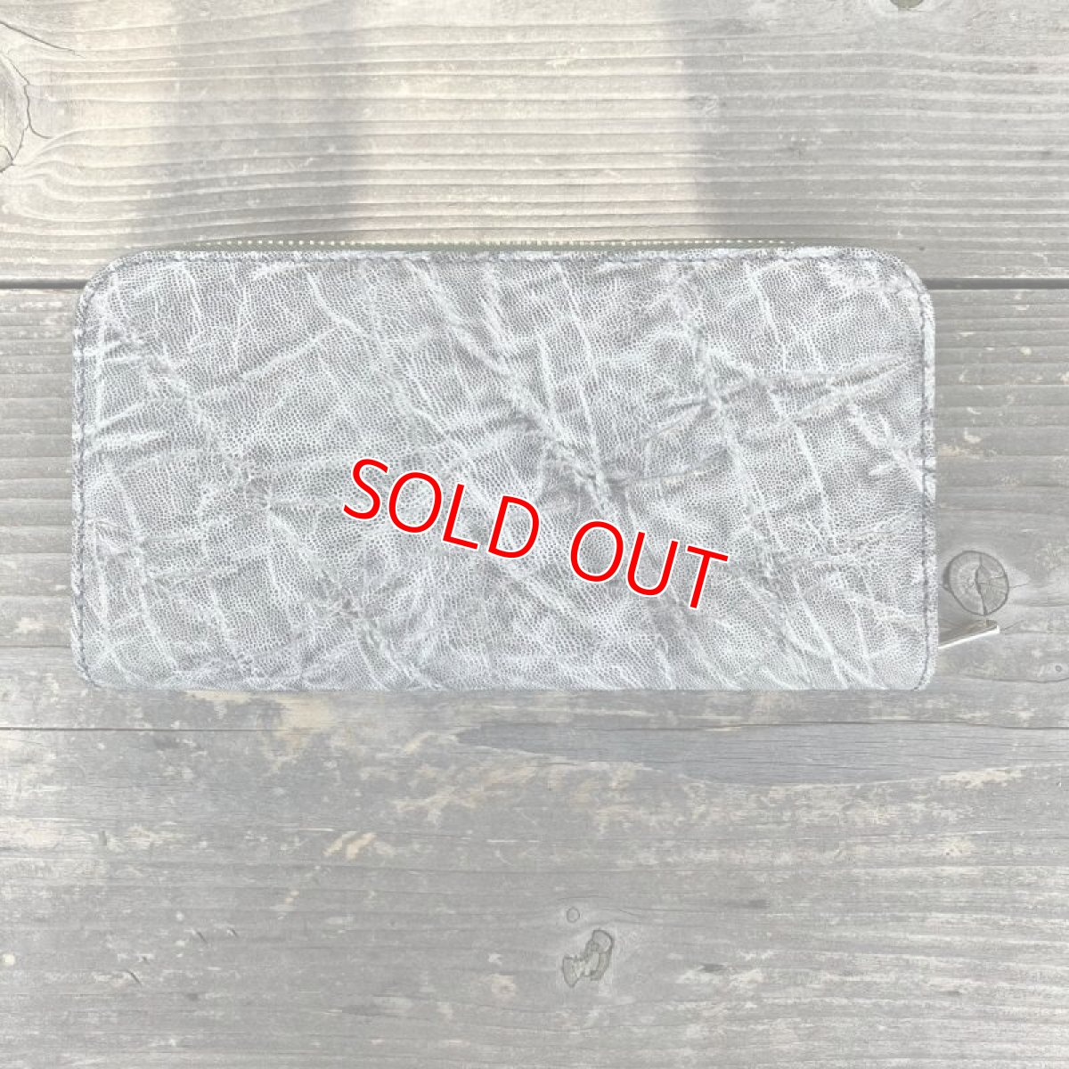 画像10: ☆限定1点決算３０％OFF☆超希少炭染めの象革＆牛革ラウンドファスナー長財布　写真の1点をお届けします (10)