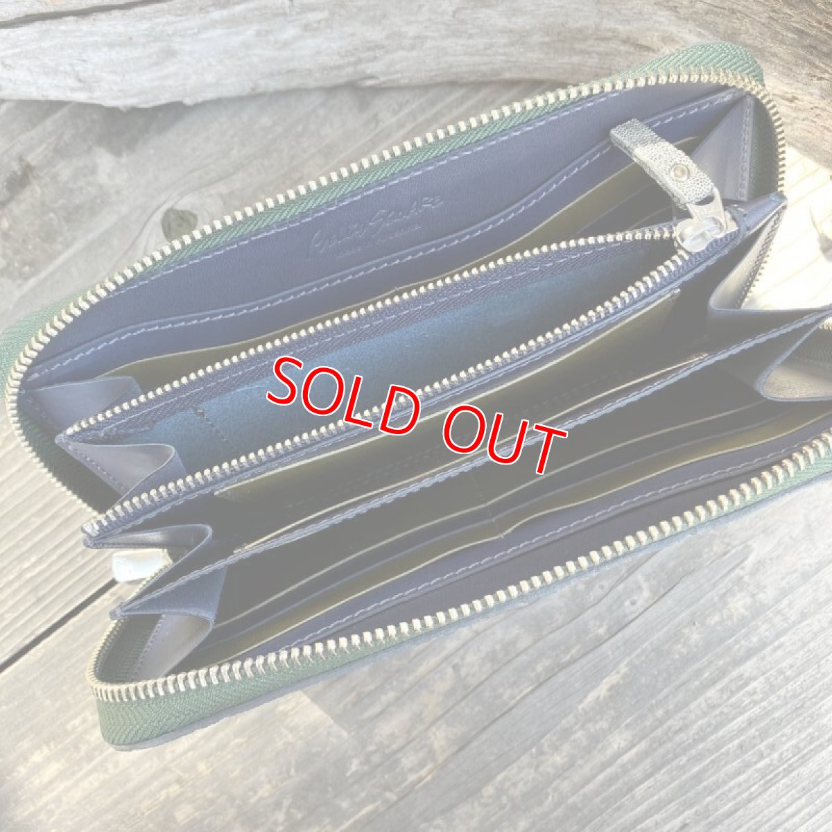 画像4: ☆限定1点決算３０％OFF☆超希少炭染めの象革＆牛革ラウンドファスナー長財布　写真の1点をお届けします (4)