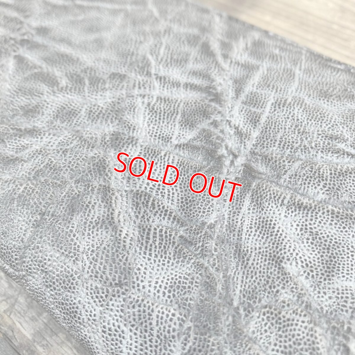 画像11: ☆限定1点決算３０％OFF☆超希少炭染めの象革＆牛革ラウンドファスナー長財布　写真の1点をお届けします (11)