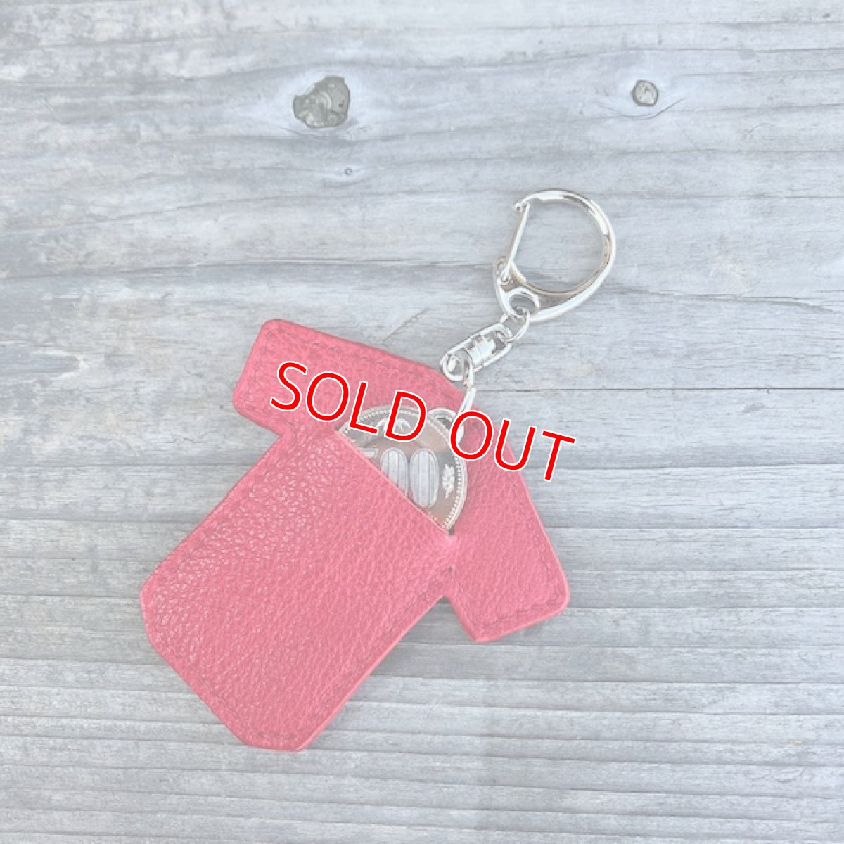 画像3: 【広島ジビエレザー×カープ】スタジアムのビール代も入る！小銭入れになるユニフォーム型キーホルダー　 (3)