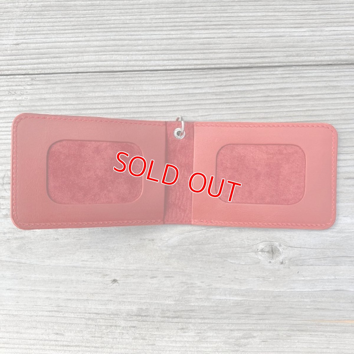 画像5: 【広島ジビエレザー×カープ】ジビエ鹿革二つ折りパスケース / カード入れ　マイナンバーカード入れにもおすすめ (5)