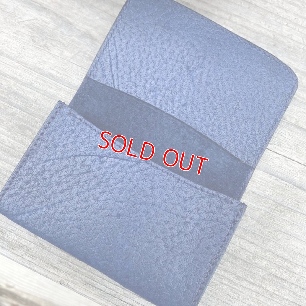 画像2: 【広島ジビエレザー】戦闘傷が豊富な山の主★名刺入れ /オールジビエ猪革で製作した逸品です (2)