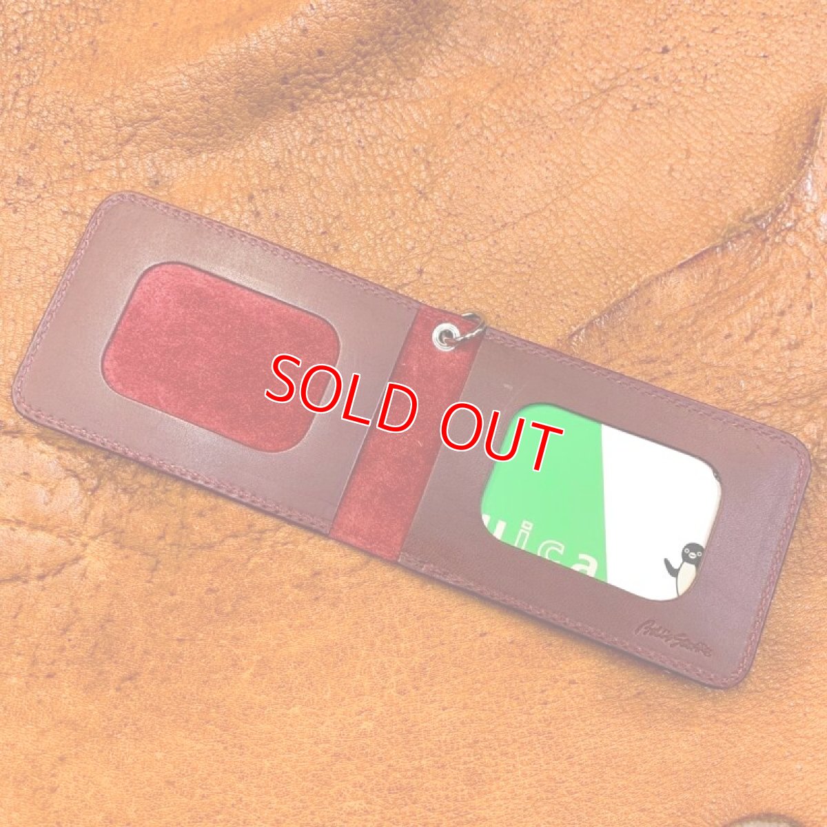 画像2: 【希少な象革】二つ折りパスケース / カード入れ リング付き ワインレッド (2)