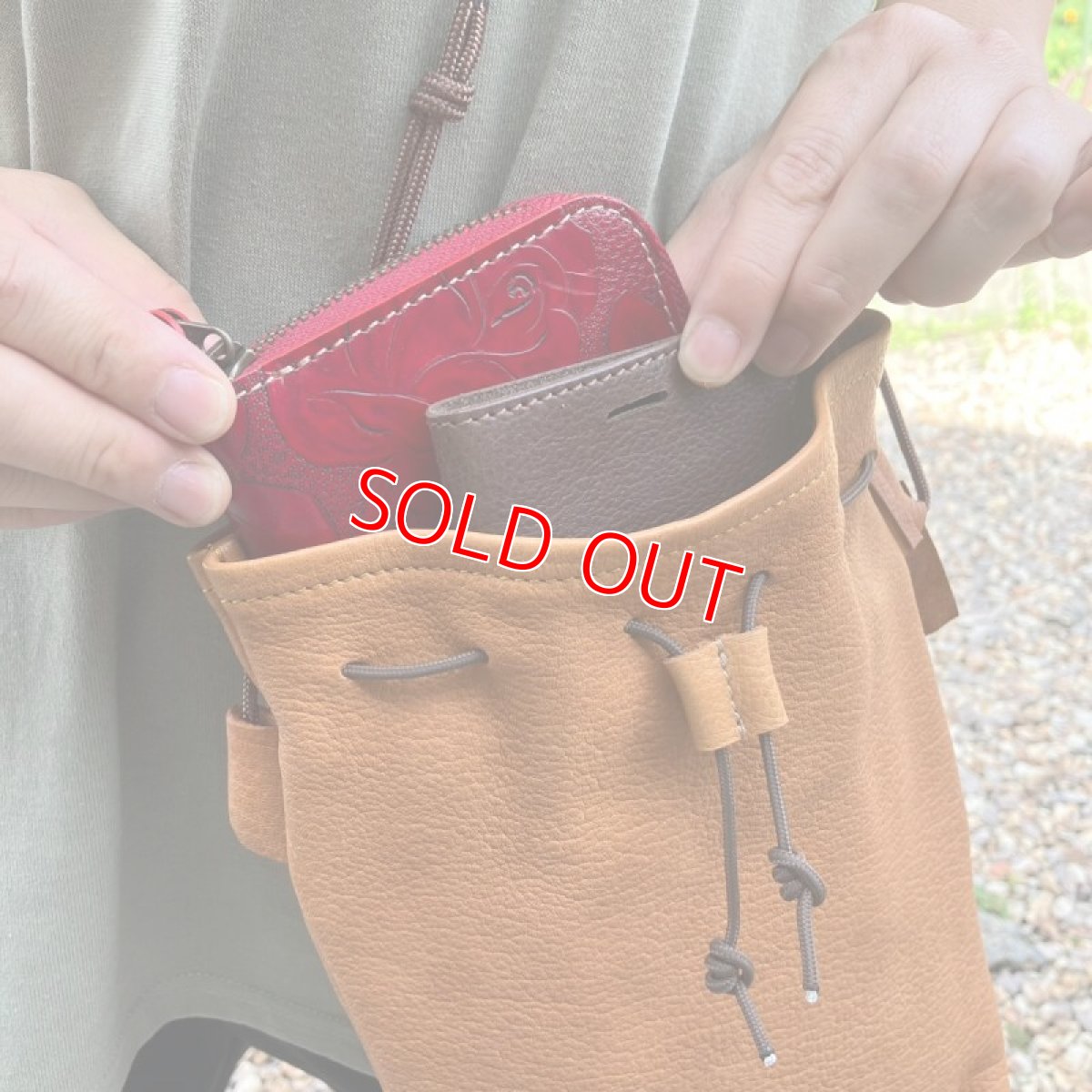 画像3: 【アウトレット】巾着風ショルダーポーチ　ジビエレザー鹿革　限定1点　キャメル (3)