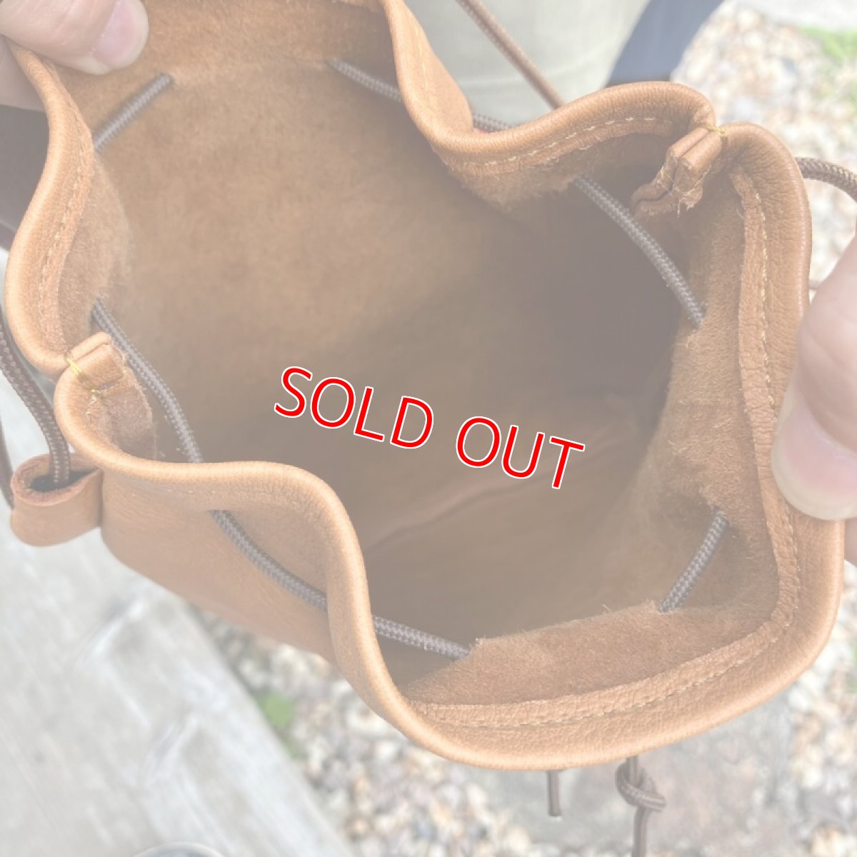 画像4: 【アウトレット】巾着風ショルダーポーチ　ジビエレザー鹿革　限定1点　キャメル (4)