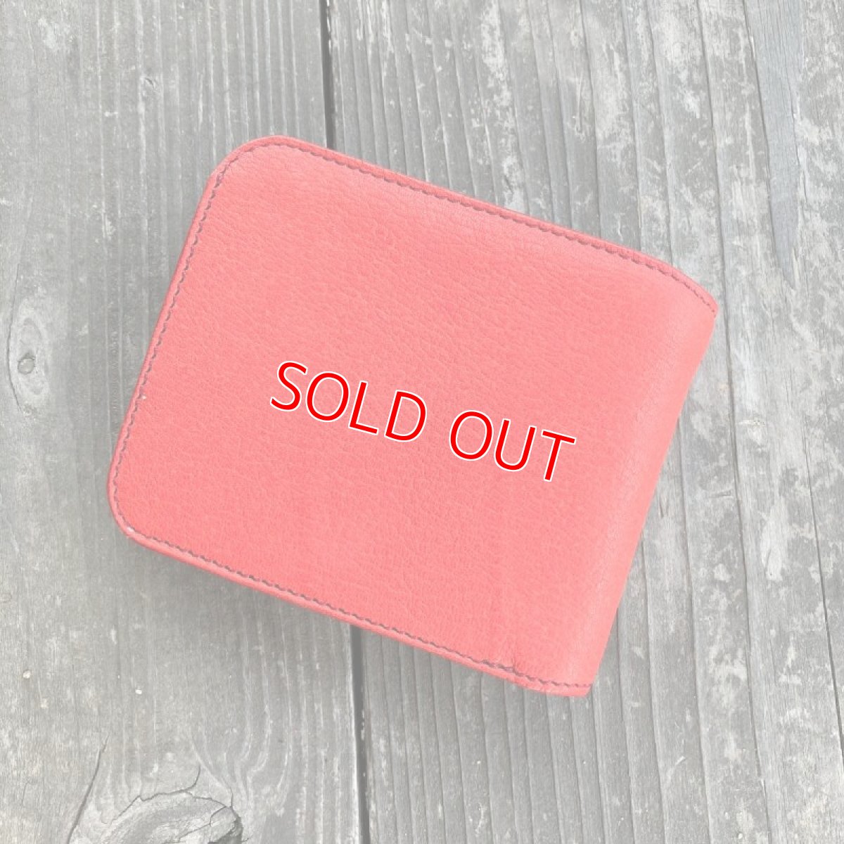 画像2: 【アウトレット】広島ジビエレザー柔らかい鹿革★シンプル&スタンダード二つ折り財布！ (2)