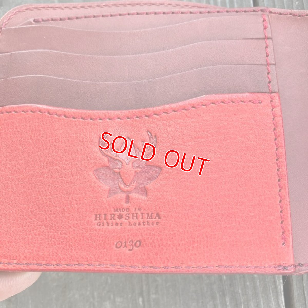 画像7: 【アウトレット】広島ジビエレザー柔らかい鹿革★シンプル&スタンダード二つ折り財布！ (7)