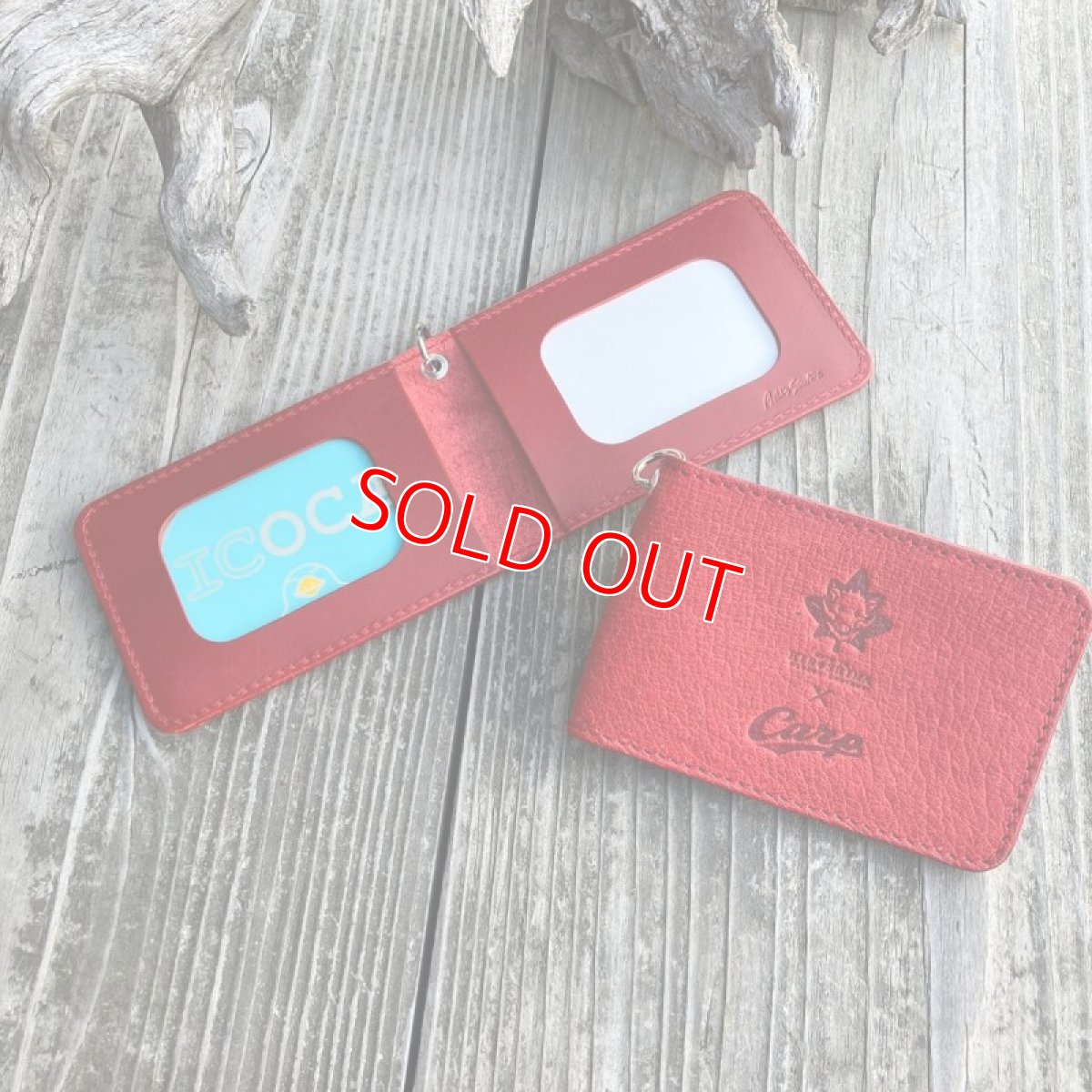 画像2: 【広島ジビエレザー×カープ】猪革二つ折りパスケース！カード、免許証、マイナンバーカードもすっきり収納　イニシャル刻印対応 (2)