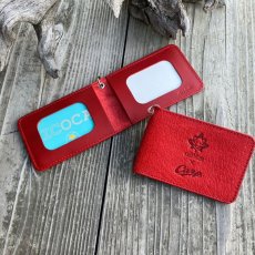 画像2: 【広島ジビエレザー×カープ】猪革二つ折りパスケース！カード、免許証、マイナンバーカードもすっきり収納　イニシャル刻印対応 (2)