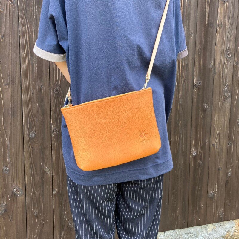 広島ジビエレザー】ふわふわ柔らかく軽い☆鹿革サコッシュ カラー
