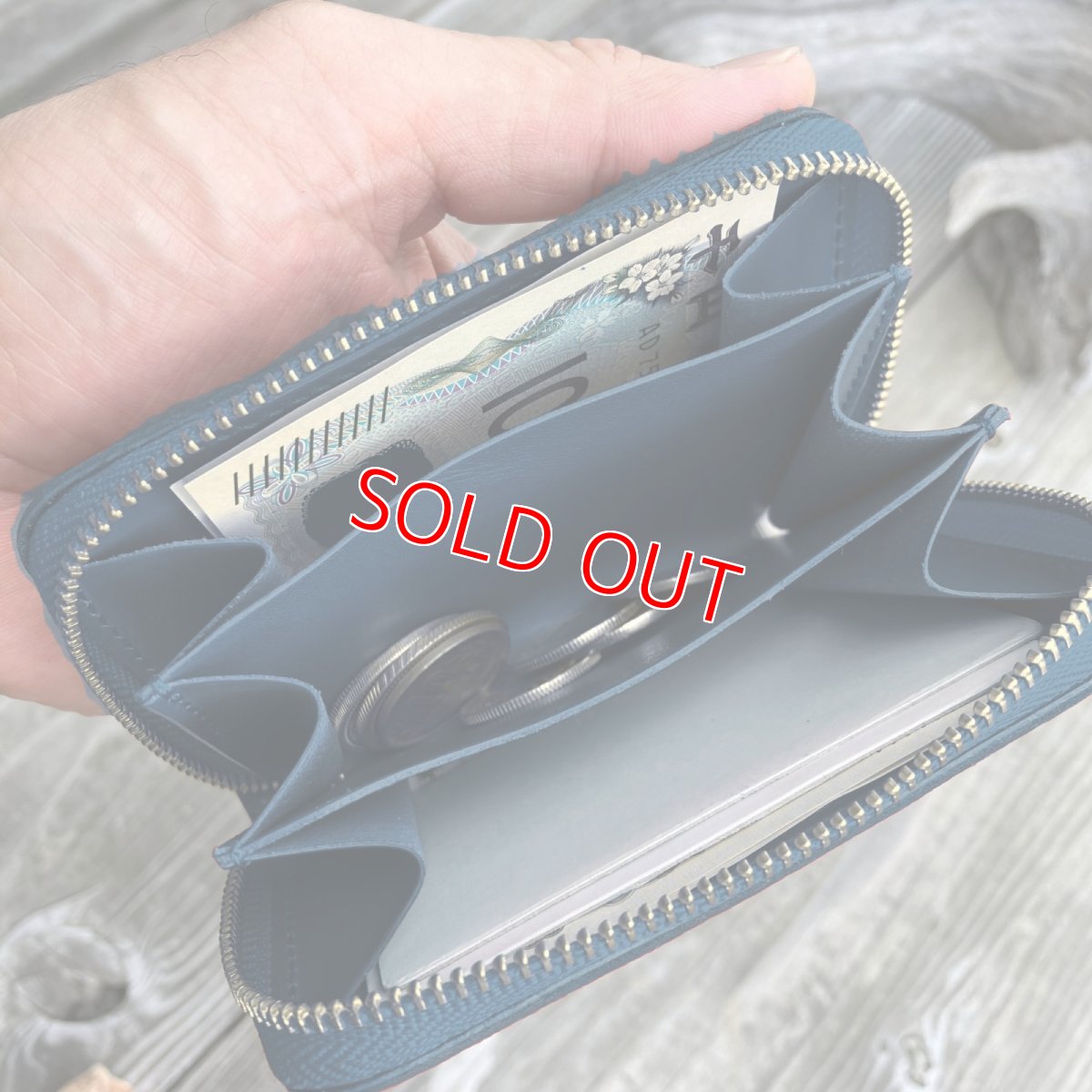 画像10: 【広島ジビエレザー×カープ】東広島産鹿革使用☆ラウンドファスナーミニ財布！ カープ坊や　送料無料 (10)