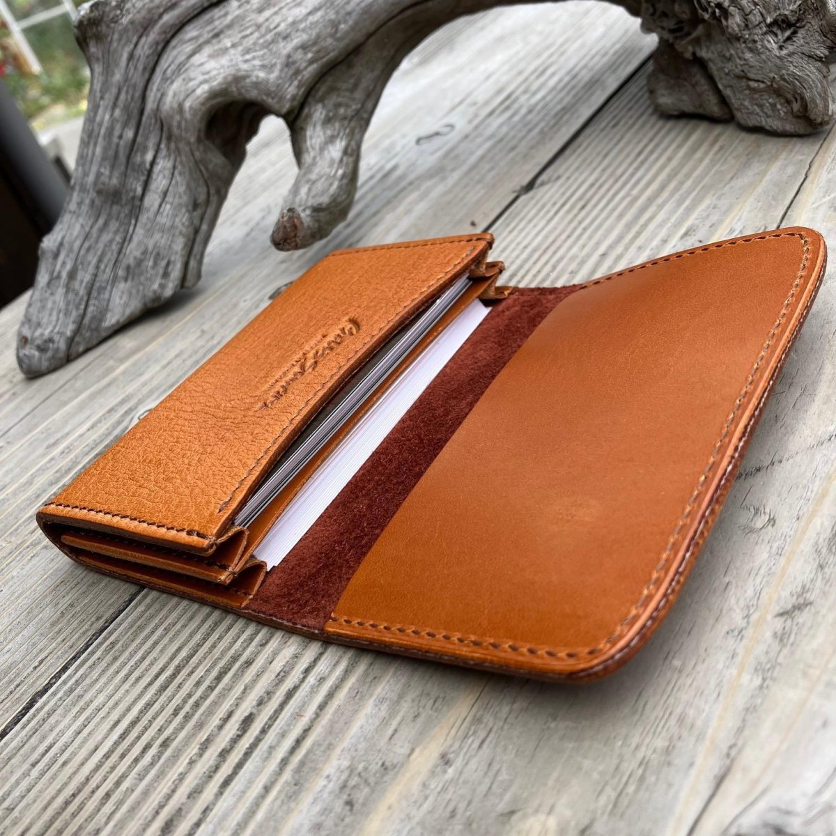 画像10: 【広島ジビエレザー】天然鹿革☆落ちない名刺入れ！柔らかく馴染む大人のための職人仕上げのサステナブル名刺入れ (10)