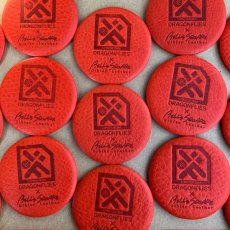 画像5: 広島ジビエレザー×ドラゴンフライズコラボグッズ ジビエ鹿革の缶バッチ 手触り抜群 大人の育てる缶バッチ (5)